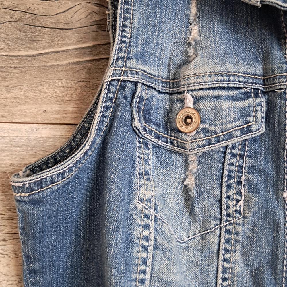 Denim Sleeveless Vest - Picture 6 of 7